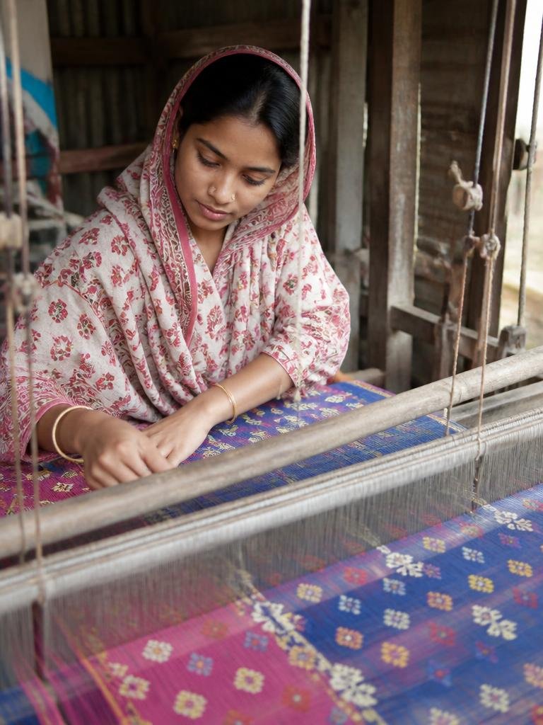 Fatema Khatun stitching Nakshi Kantha